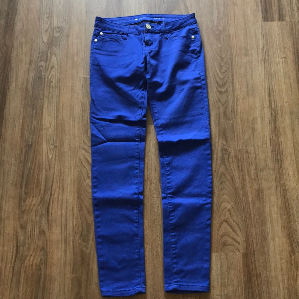 Celebrity pink - Blue pants